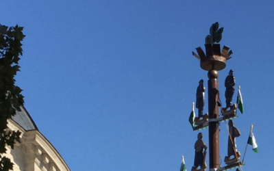 Fürther Kirchweih-Der Kärwa-Baum wird aufgestellt