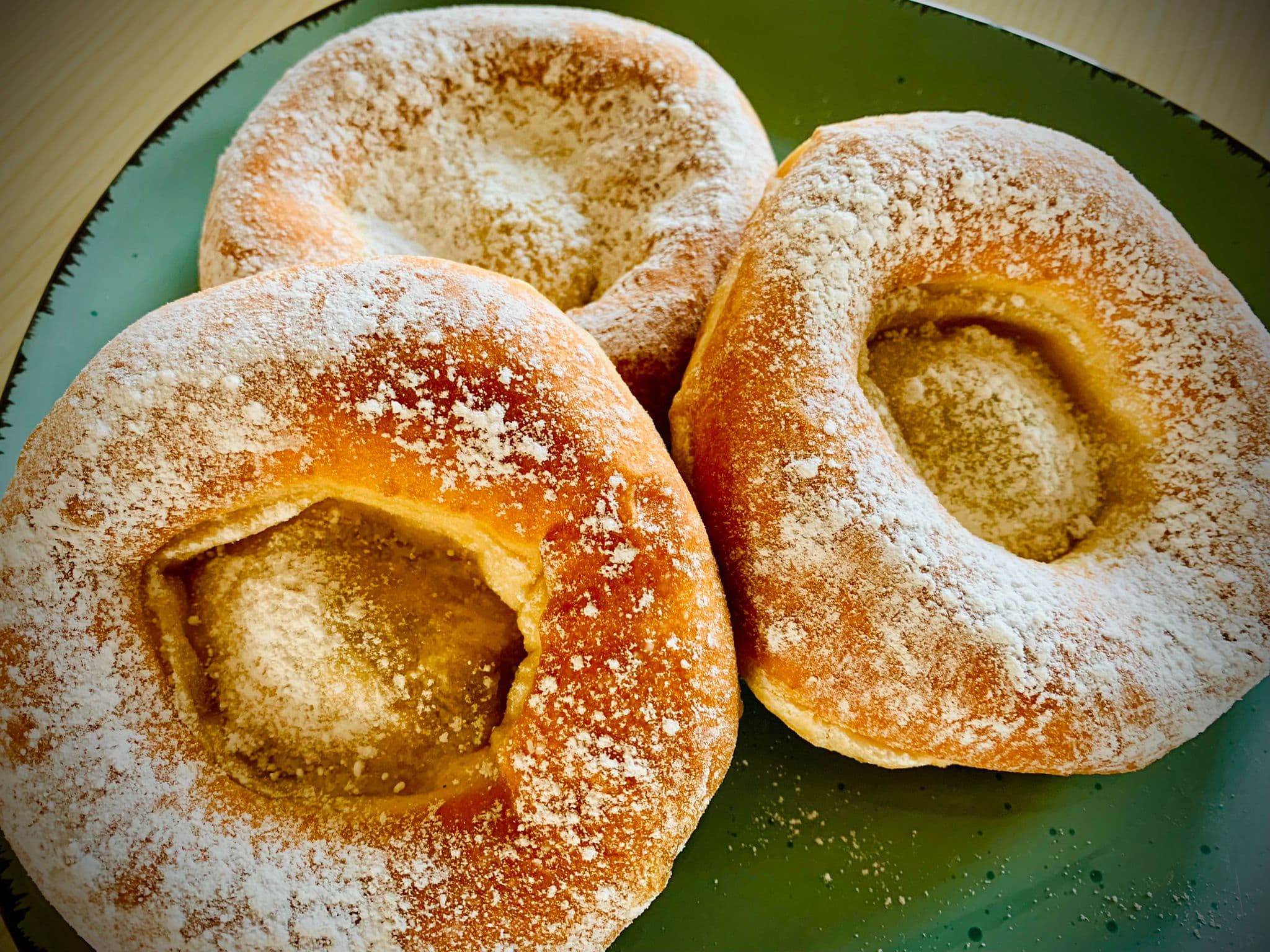 Ein traditionelles fränkisches Kärwagebäck - Knieküchla